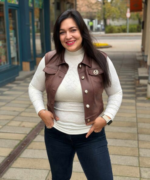 Alternative view of Mystic Day Gabika garbó fehér mintás