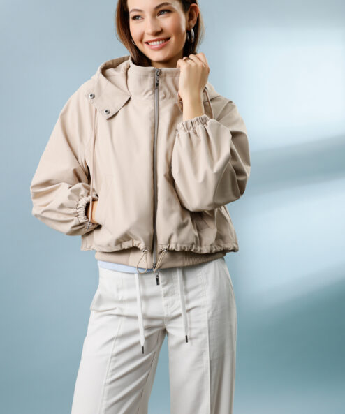 Monari rövid kapucnis kabát bézs