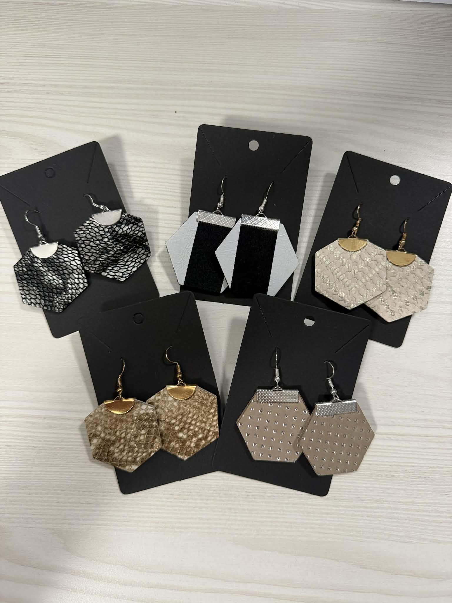 LEYA bőr kézműves fülbevaló (nagy hatszög)