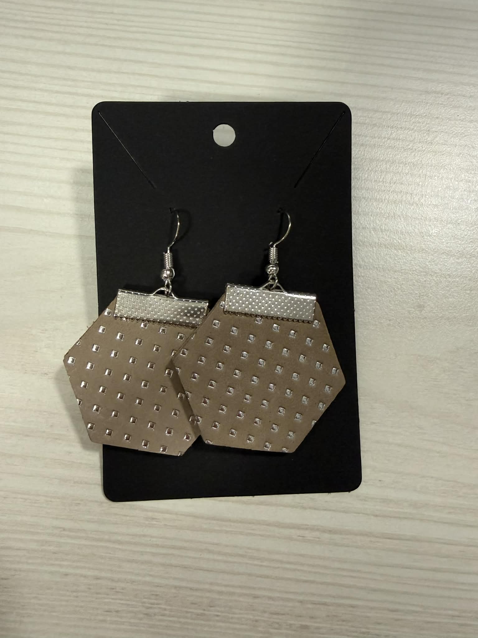 LEYA bőr kézműves fülbevaló (nagy hatszög) - Image 8