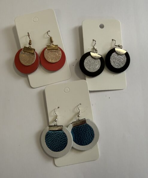 A LEYA bőr kézműves fülbevaló (kerek duo) alternatív nézete