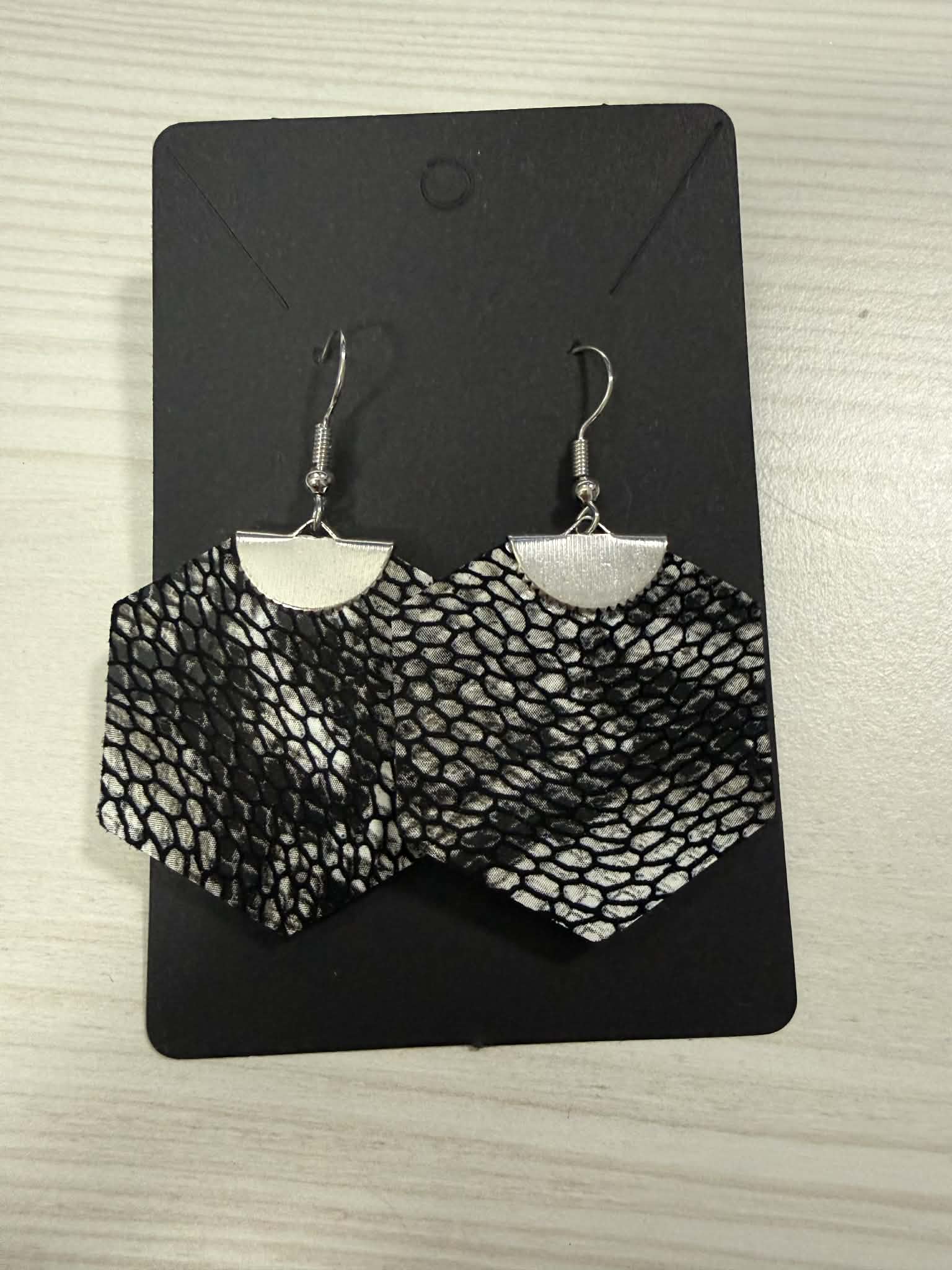 LEYA bőr kézműves fülbevaló (nagy hatszög) - Image 5