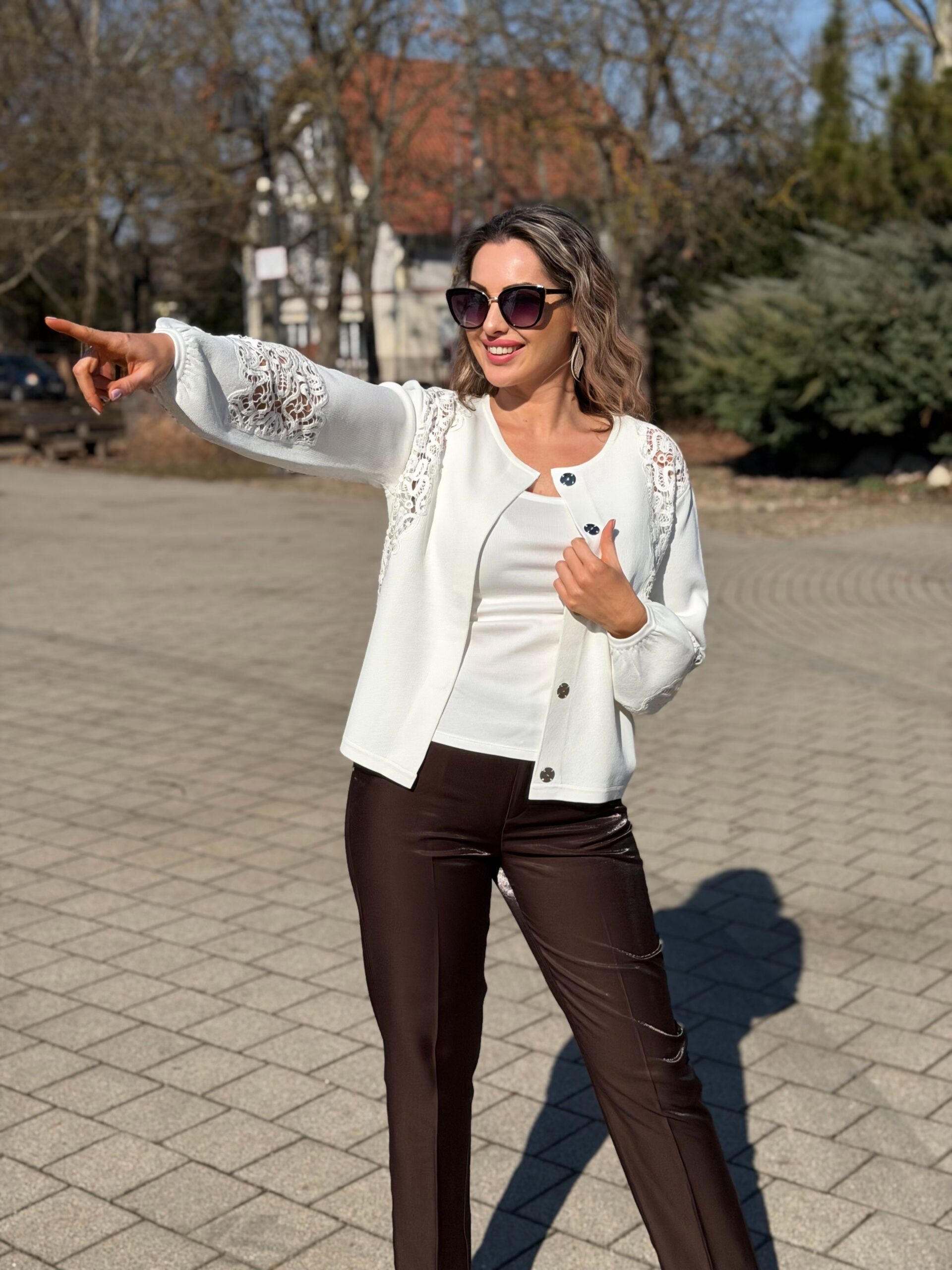 Monari csipkebetétes kardigán - Image 4