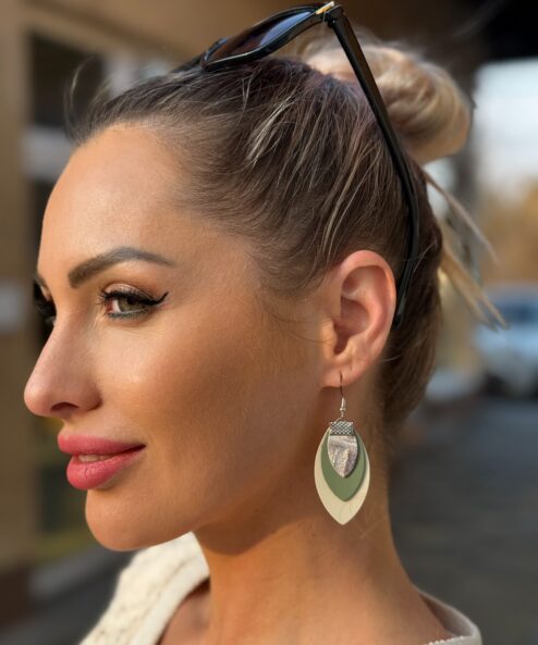 LEYA bőr kézműves fülbevaló szirom trio