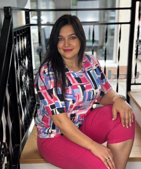 A Navigazione pink-kék mintás felső alternatív nézete