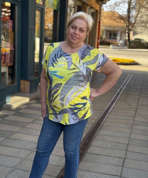 A Navigazione keki-sárga levél mintás felső alternatív nézete