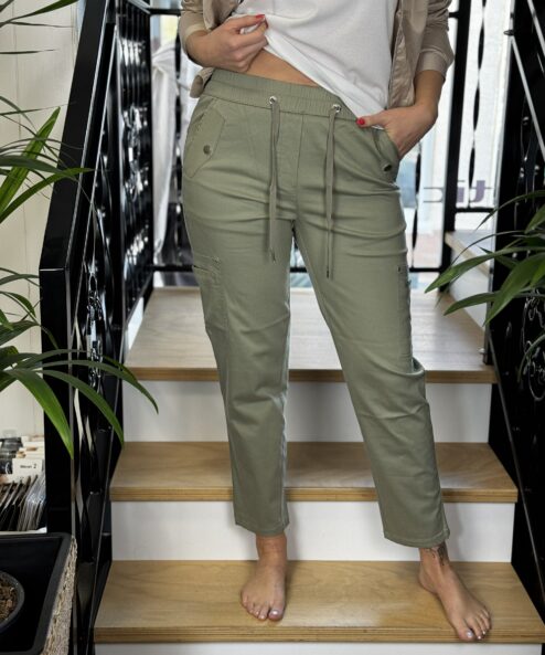 A Navigazione Sia 7/8 kényelmes nadrág oliva alternatív nézete