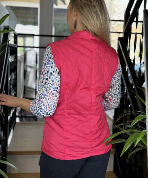 A Navigazione Könnyű, steppelt mellény belső mobiltelefon-zsebbel pink alternatív nézete