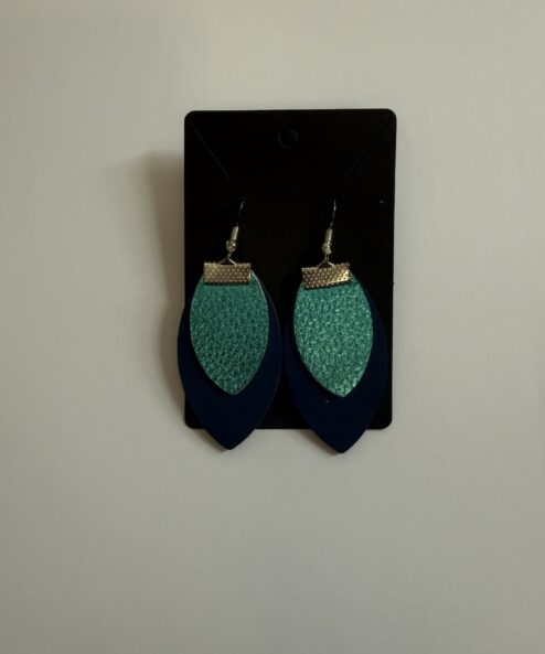 A LEYA bőr kézműves fülbevaló szirom duo alternatív nézete