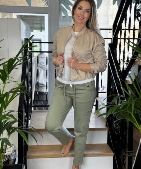 A Navigazione Sia 7/8 kényelmes nadrág oliva alternatív nézete