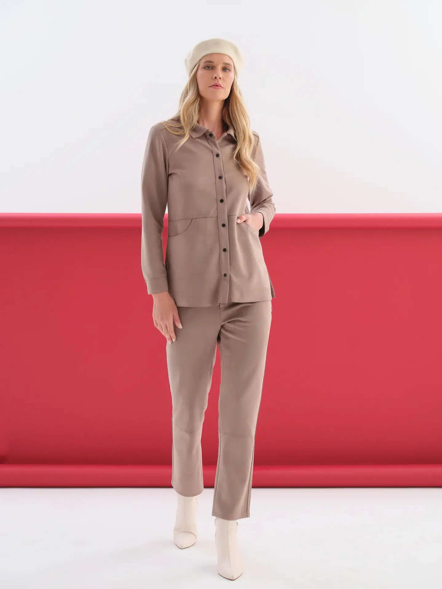 Dolcezza velúr szövet nadrág taupe - Image 3