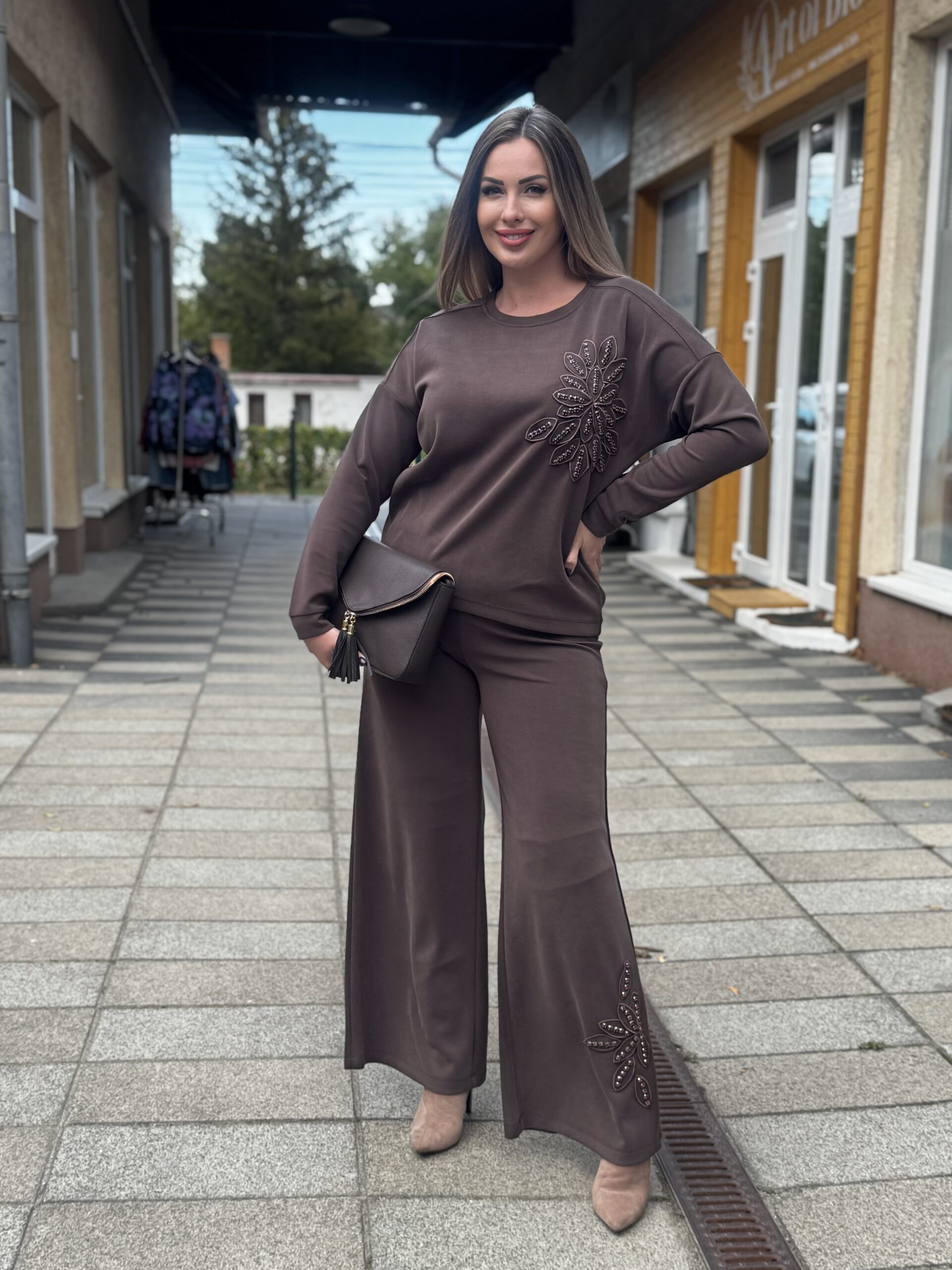 Tricotto barna gumis derekú kényelmi nadrág